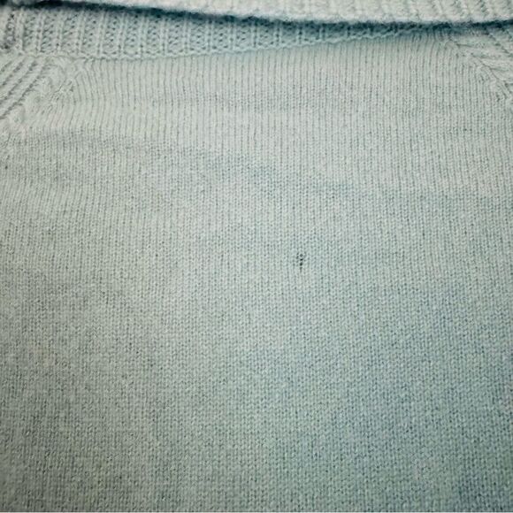 Lord & Taylor Cashmere Turtleneck Sweater Size Medium - Picture 3 of 4